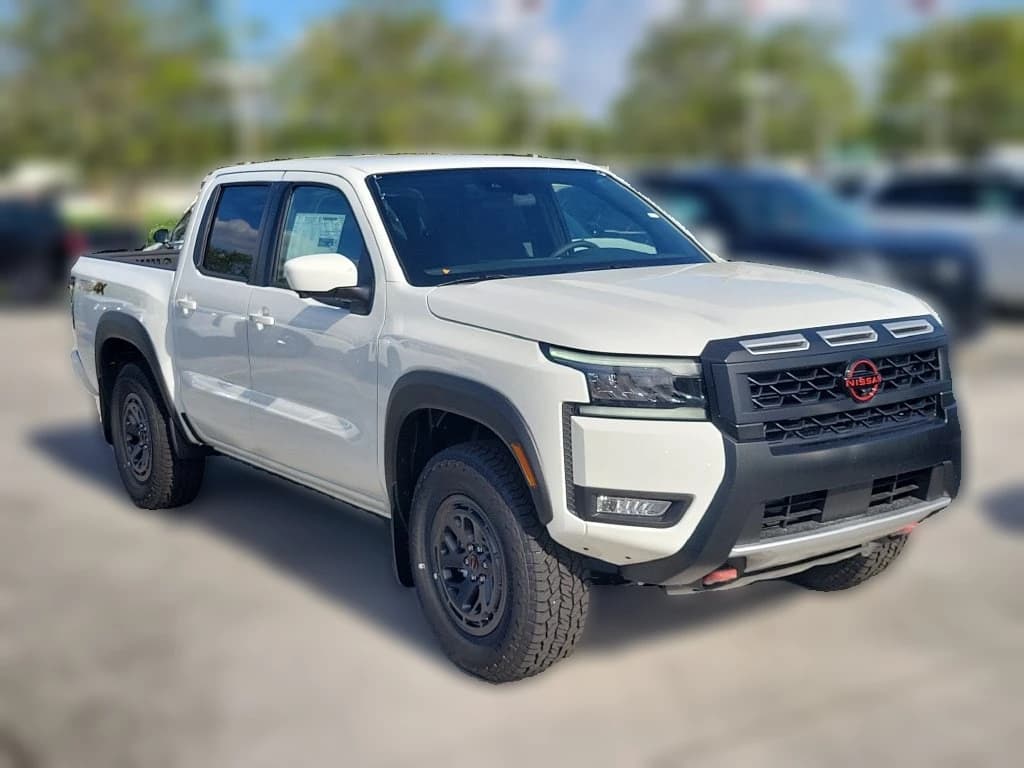 Nissan Frontier PRO-4X Crew Cab 4x4 2026 — side view