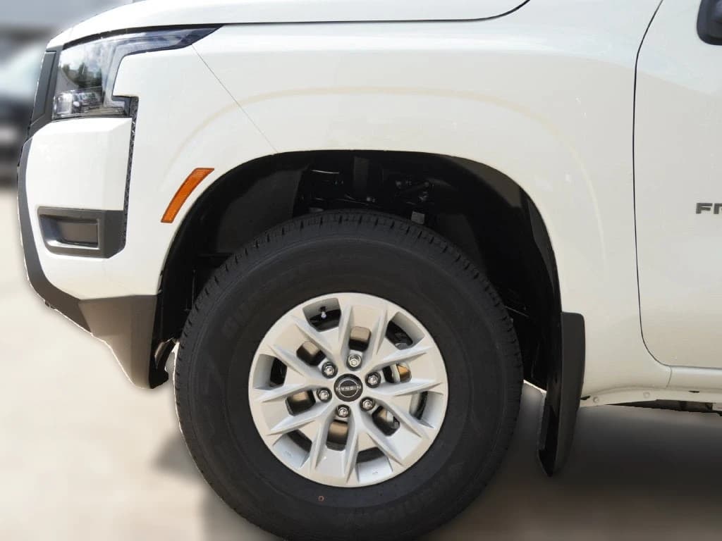Nissan Frontier S Crew Cab 4x4 2027 — side view