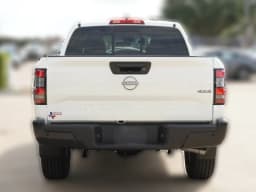 Nissan Frontier S Crew Cab 4x4 2027 — side view