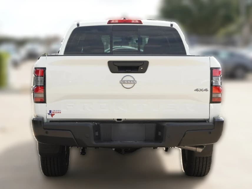 Nissan Frontier S Crew Cab 4x4 2027 — side view