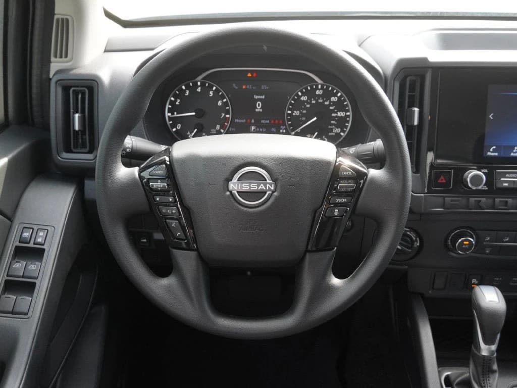 Nissan Frontier S Crew Cab 4x4 2027 — side view