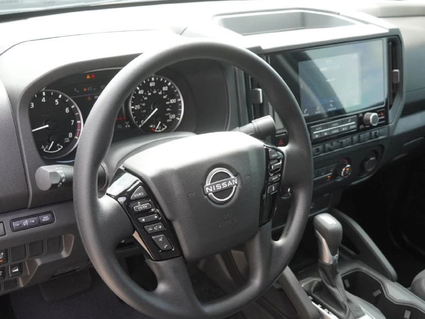 Nissan Frontier S Crew Cab 4x4 2027 — side view