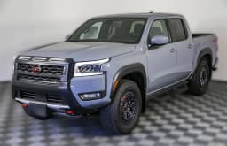 Nissan Frontier PRO-4X Crew Cab 4x4 2025 — side view