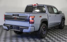 Nissan Frontier PRO-4X Crew Cab 4x4 2025 — side view
