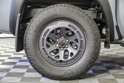 Nissan Frontier PRO-4X Crew Cab 4x4 2025 — side view