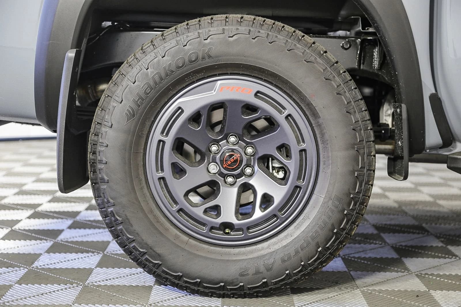 Nissan Frontier PRO-4X Crew Cab 4x4 2025 — side view