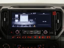 Nissan Frontier PRO-4X Crew Cab 4x4 2025 — side view