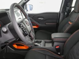 Nissan Frontier PRO-4X Crew Cab 4x4 2025 — side view