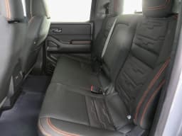 Nissan Frontier PRO-4X Crew Cab 4x4 2025 — side view
