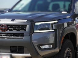 Nissan Frontier PRO-4X Crew Cab 4x4 2027 — side view