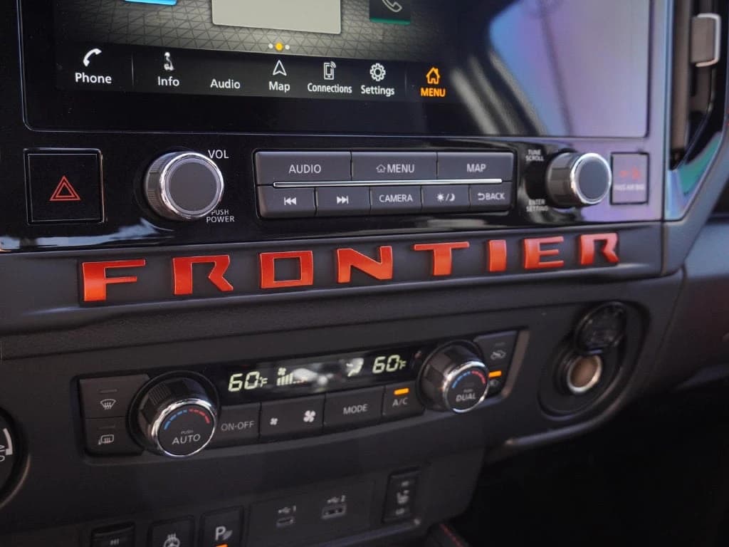 Nissan Frontier PRO-4X Crew Cab 4x4 2027 — side view