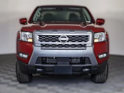 Nissan Frontier SV Crew Cab 4x4 2025 — side view