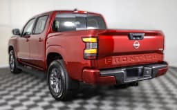 Nissan Frontier SV Crew Cab 4x4 2025 — side view