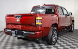 Nissan Frontier SV Crew Cab 4x4 2025 — side view