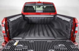 Nissan Frontier SV Crew Cab 4x4 2025 — side view
