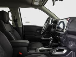 Nissan Frontier SV Crew Cab 4x4 2025 — side view