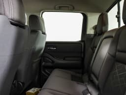 Nissan Frontier SV Crew Cab 4x4 2025 — side view