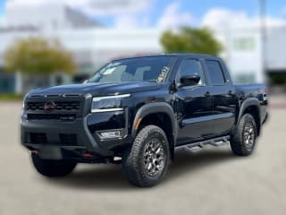 Nissan Frontier PRO-4X w/R Package Crew Cab 4x4