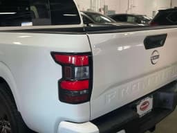 Nissan Frontier SV Crew Cab 4x4 2026 — side view