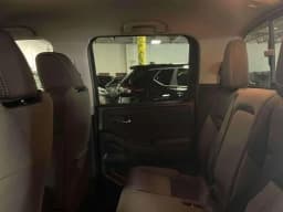 Nissan Frontier SV Crew Cab 4x4 2026 — side view