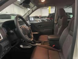 Nissan Frontier SV Crew Cab 4x4 2026 — side view