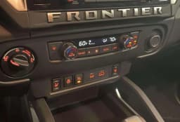 Nissan Frontier SV Crew Cab 4x4 2026 — side view