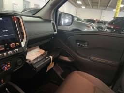 Nissan Frontier SV Crew Cab 4x4 2026 — side view