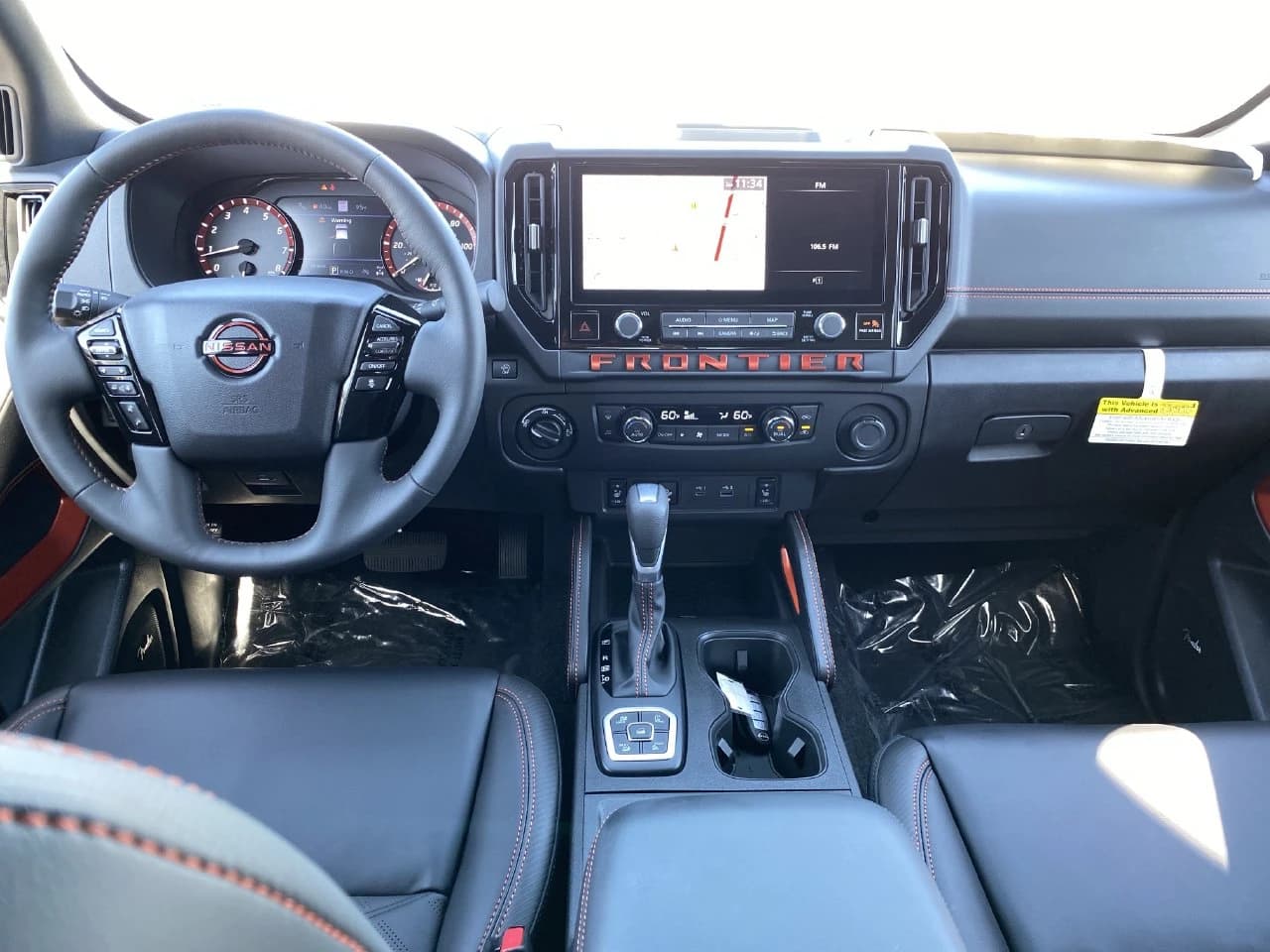 Nissan Frontier PRO-4X Crew Cab 4x4 Long Bed 2026 — side view