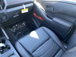 Nissan Frontier PRO-4X Crew Cab 4x4 Long Bed 2026 — side view