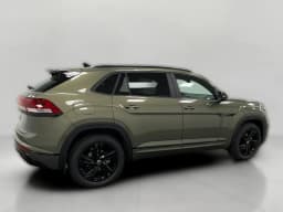 Volkswagen Atlas Cross Sport 2.0T SEL R-Line Black 4MOTION 2026 — side view