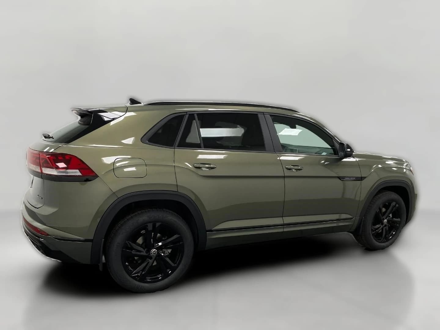 Volkswagen Atlas Cross Sport 2.0T SEL R-Line Black 4MOTION 2026 — side view