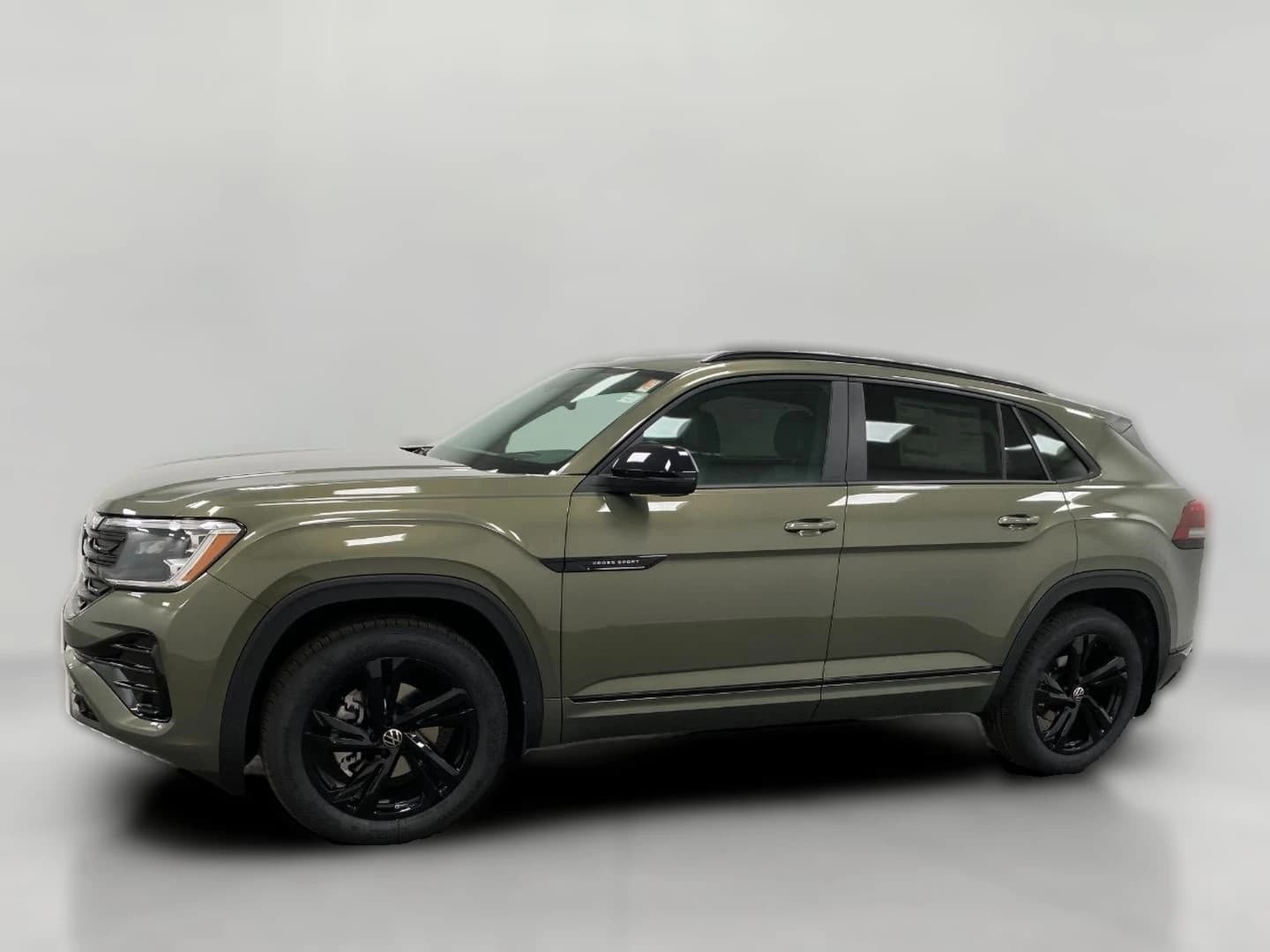 Volkswagen Atlas Cross Sport 2.0T SEL R-Line Black 4MOTION 2026 — side view