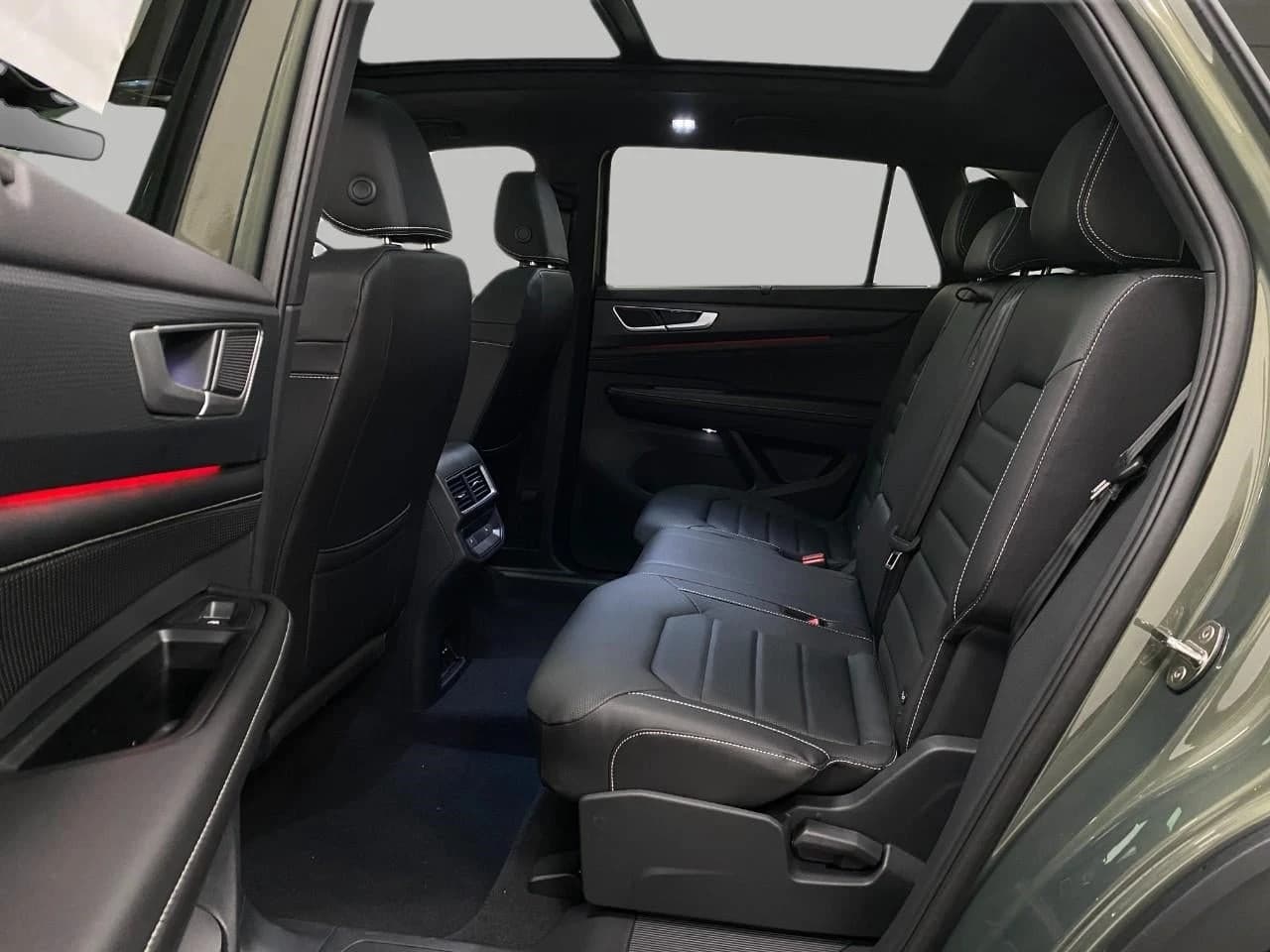 Volkswagen Atlas Cross Sport 2.0T SEL R-Line Black 4MOTION 2026 — side view