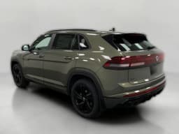 Volkswagen Atlas Cross Sport 2.0T SEL R-Line Black 4MOTION 2026 — side view