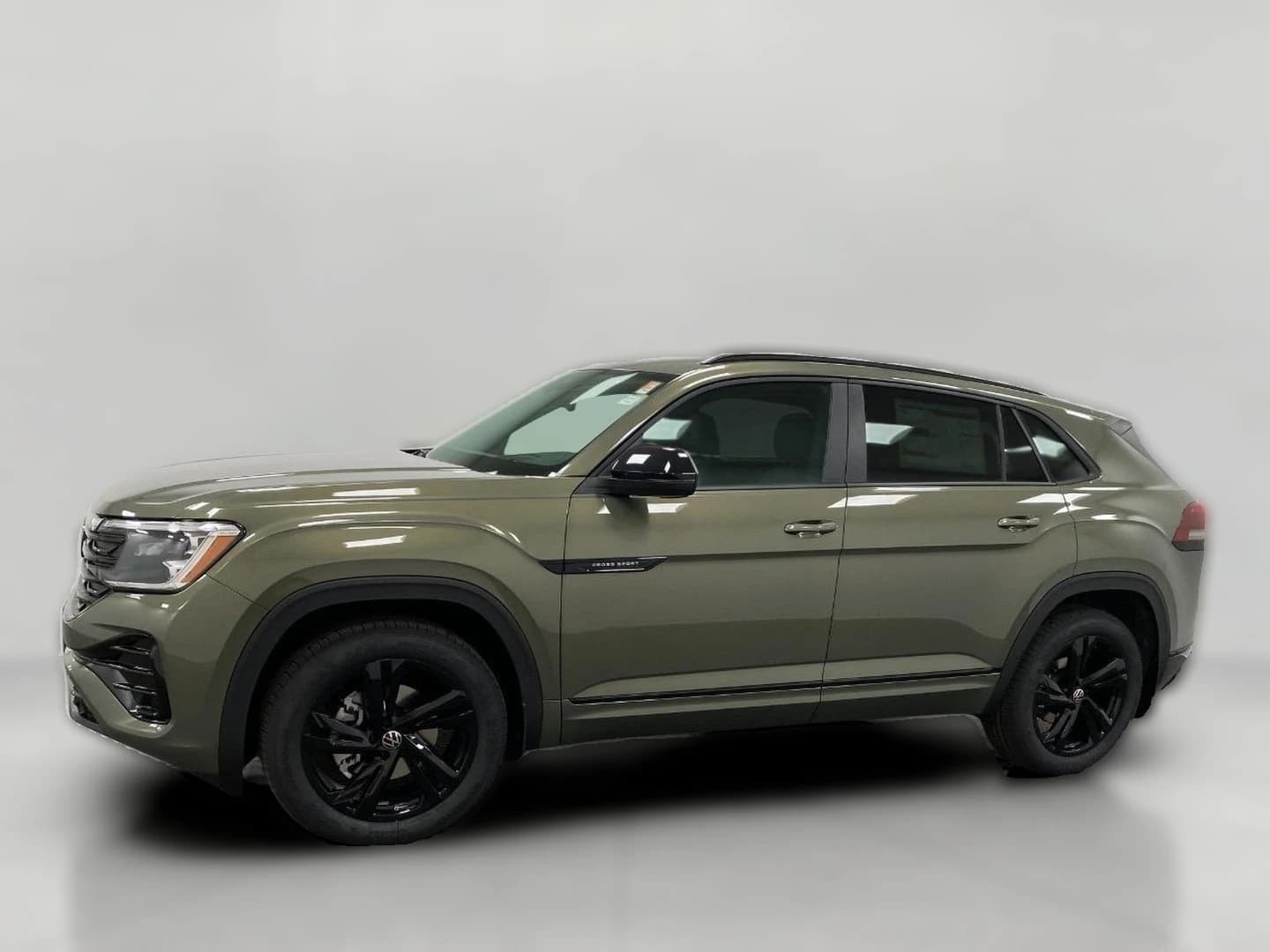 Volkswagen Atlas Cross Sport 2.0T SEL R-Line Black 4MOTION 2026 — side view