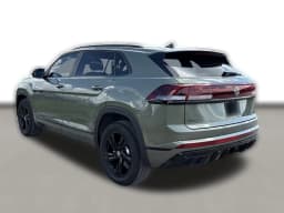 Volkswagen Atlas Cross Sport 2.0T SEL R-Line Black 4MOTION 2026 — side view