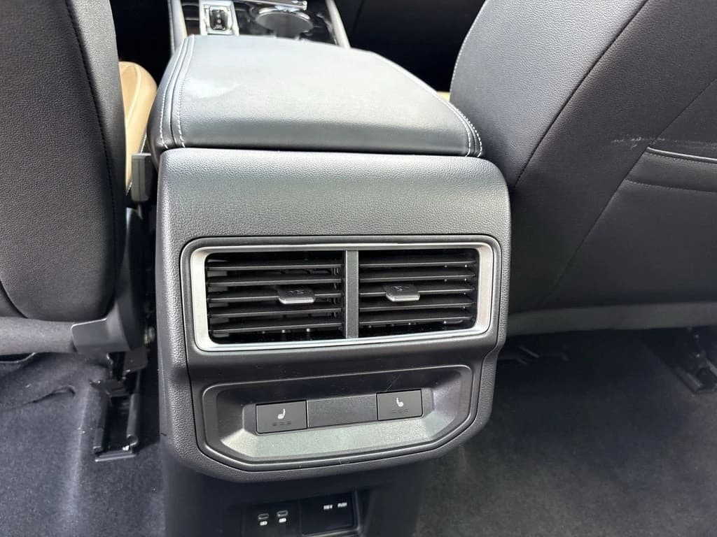 Volkswagen Atlas Cross Sport 2.0T SEL R-Line Black 4MOTION 2026 — side view
