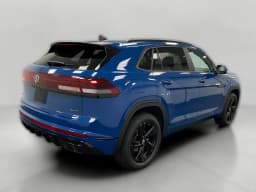 Volkswagen Atlas Cross Sport 2.0T SEL R-Line Black 4MOTION 2026 — side view