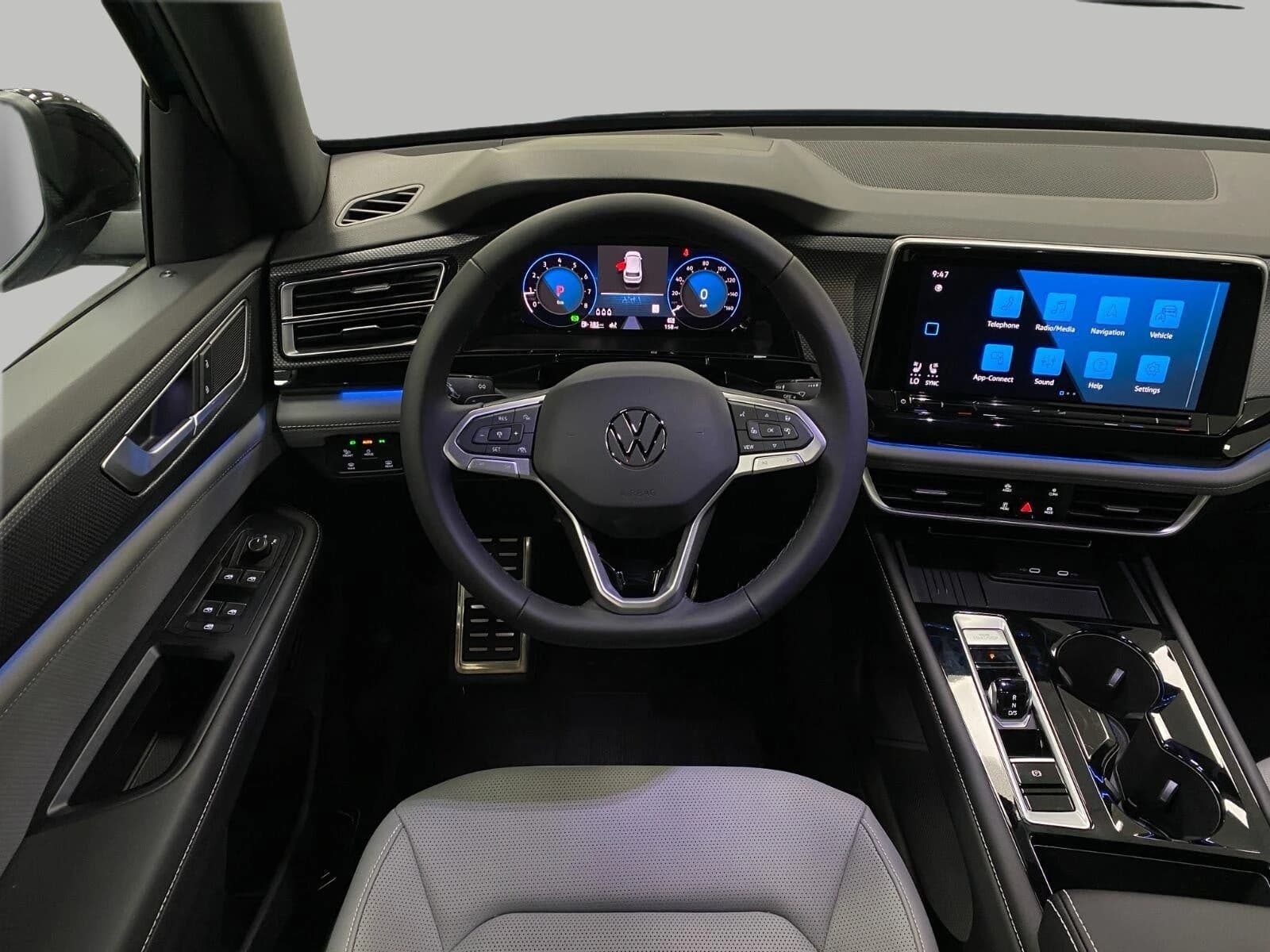 Volkswagen Atlas Cross Sport 2.0T SEL R-Line Black 4MOTION 2026 — side view