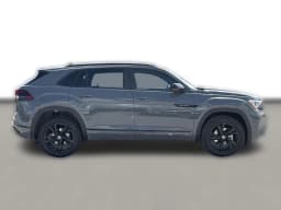 Volkswagen Atlas Cross Sport 2.0T SEL R-Line Black 4MOTION 2026 — side view
