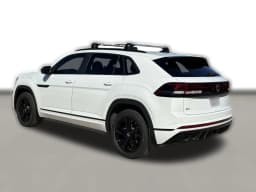 Volkswagen Atlas Cross Sport 2.0T SEL R-Line Black 4MOTION 2026 — side view