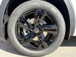 Volkswagen Atlas Cross Sport 2.0T SEL R-Line Black 4MOTION 2026 — side view