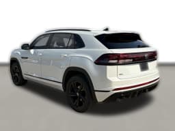 Volkswagen Atlas Cross Sport 2.0T SEL R-Line Black 4MOTION 2026 — side view