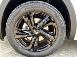 Volkswagen Atlas Cross Sport 2.0T SEL R-Line Black 4MOTION 2026 — side view
