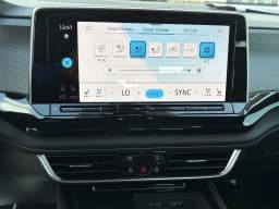 Volkswagen Atlas Cross Sport 2.0T SEL R-Line Black 4MOTION 2026 — side view