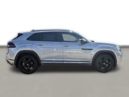 Volkswagen Atlas Cross Sport 2.0T SEL R-Line Black 4MOTION 2026 — side view