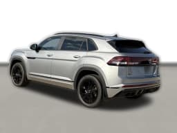 Volkswagen Atlas Cross Sport 2.0T SEL R-Line Black 4MOTION 2026 — side view