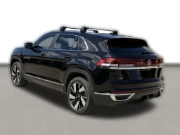 Volkswagen Atlas Cross Sport 2.0T SEL 4MOTION 2026 — side view