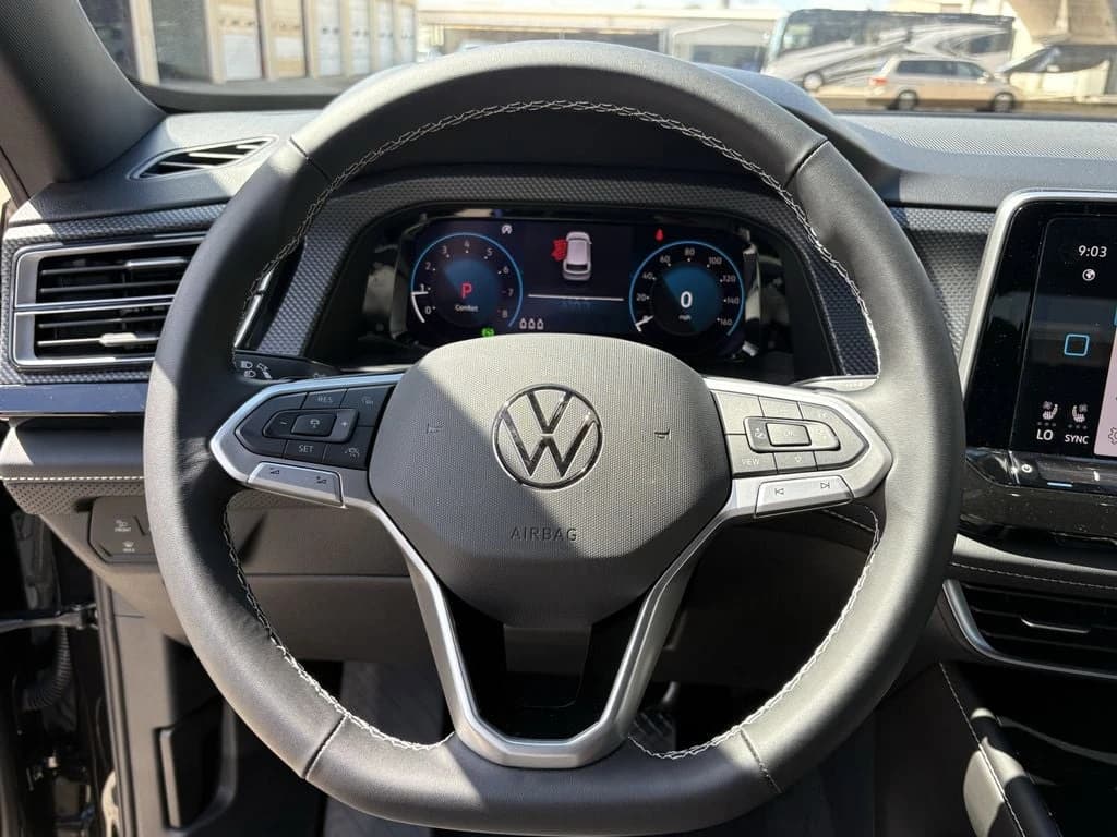 Volkswagen Atlas Cross Sport 2.0T SEL 4MOTION 2026 — side view