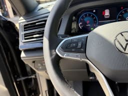 Volkswagen Atlas Cross Sport 2.0T SEL 4MOTION 2026 — side view